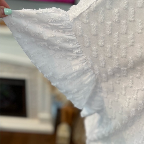 White Boxy Relaxed Blouse w swis dots and flowy sleeves - Picture 3 of 8